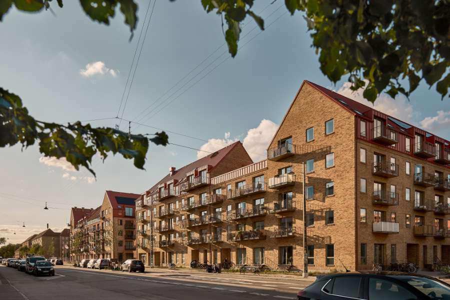 Das Klassische bekommt eine moderne Note in Kopenhagens Blöcken, die mit Stahlprofilen verkleidet wurden, Køhlers Have, Borgmester Christiansens Gade 17, 2450 København SV